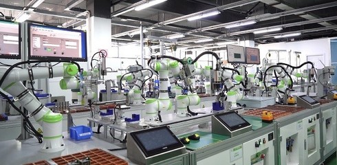 長(zhǎng)廣溪智造“機(jī)汽共融”智能工廠,榮獲恰佩克年度示范應(yīng)用場(chǎng)景獎(jiǎng)!